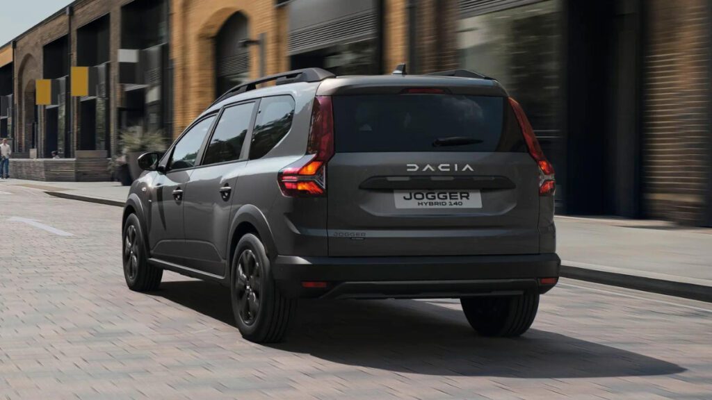 Dacia Jogger Hybrid 2023 review