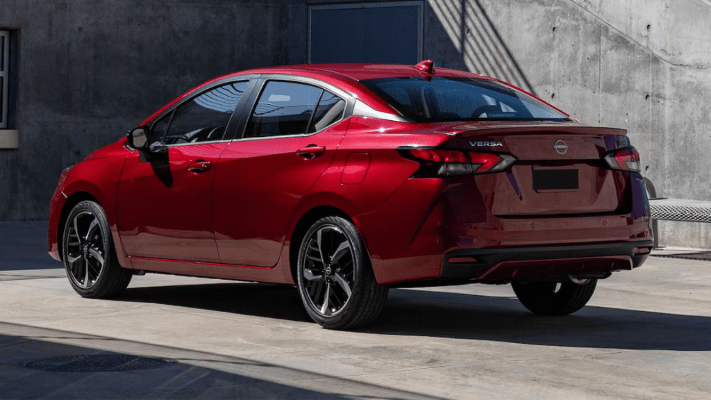 Nissan Versa-2023 -review