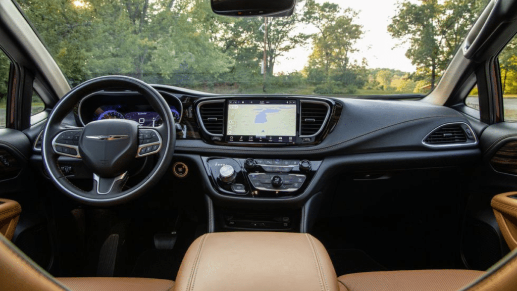 Chrysler Pacifica: 2023 Review