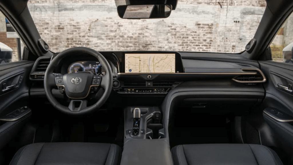 Toyota Crown-2023-review: a luxury sedan with an elegant look