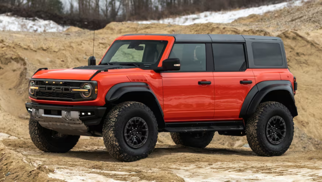 Ford Bronco Raptor 2023: stable and balanced on dunes