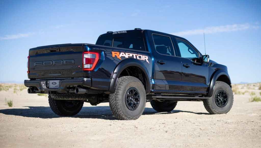 Ford F-150 Raptor R-2023:review